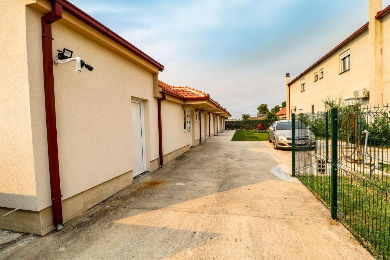Simo Apartments Airport Podgorica Exterior photo