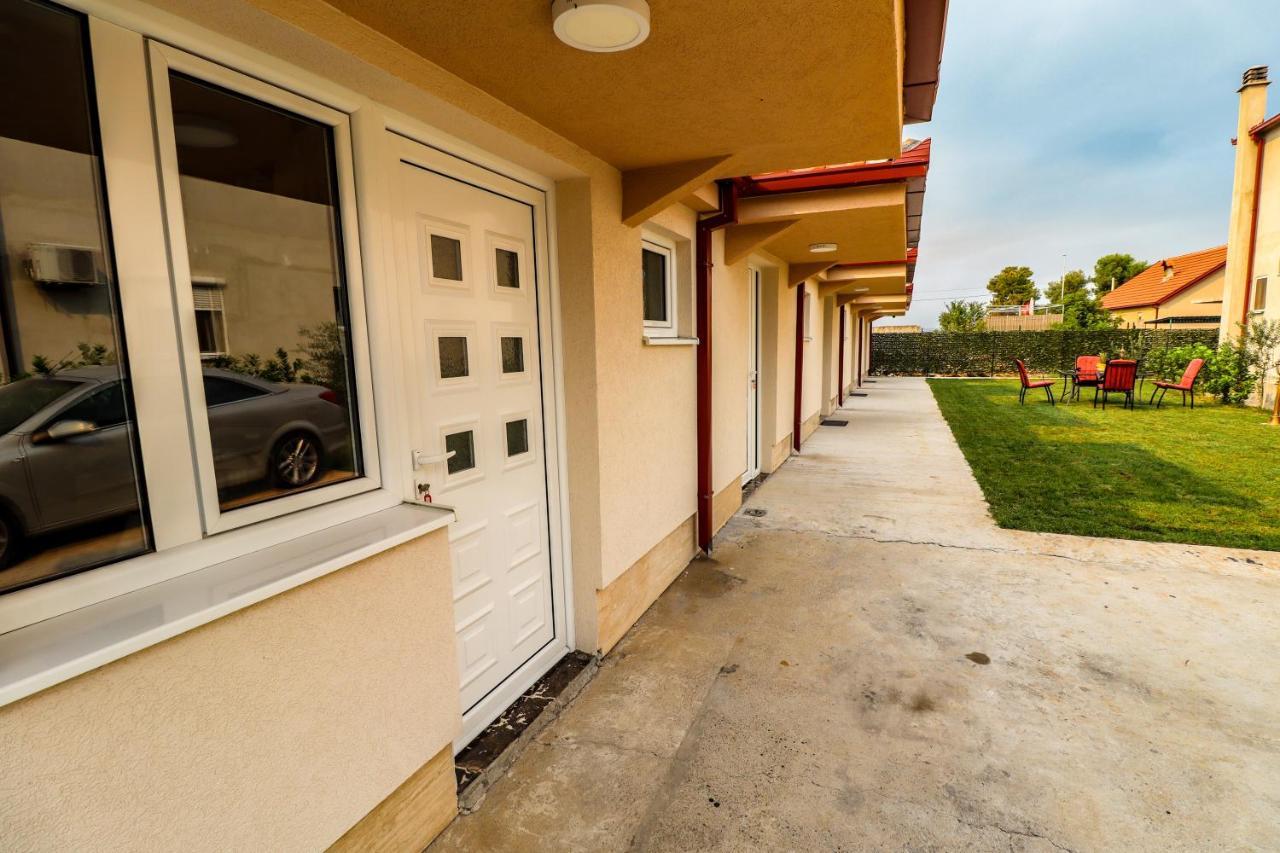 Simo Apartments Airport Podgorica Exterior photo
